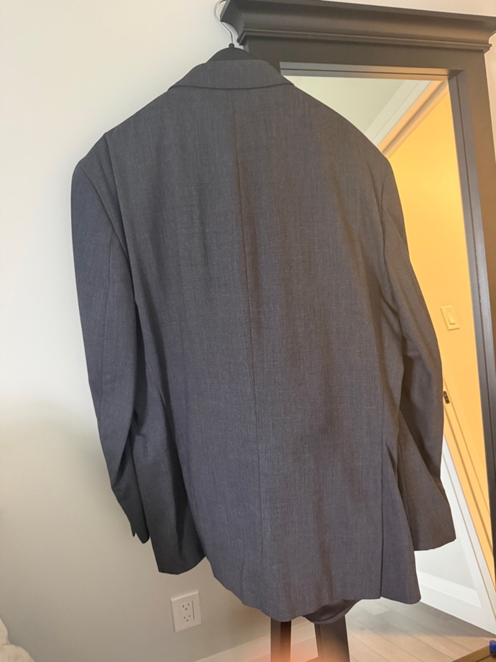 Polo by Ralph Lauren Men's Charcoal Gray Two-Button Suit Jacket - Picture 3 of 3